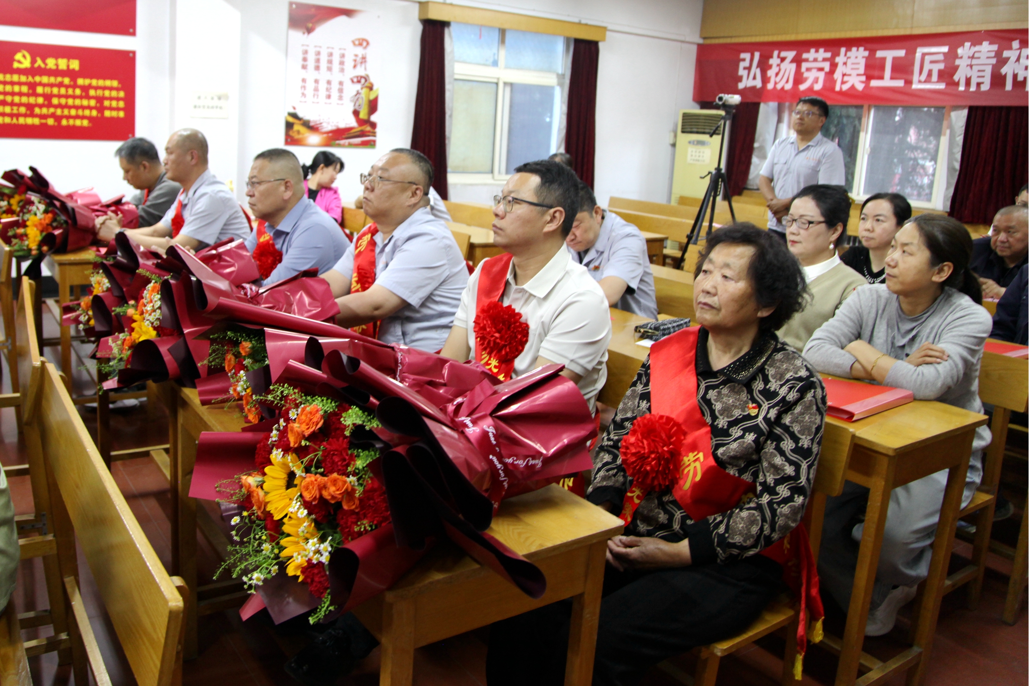 公司開展“賡續(xù)百年征程 凝聚奮進(jìn)力量”職工演講暨經(jīng)典誦讀活動(dòng)